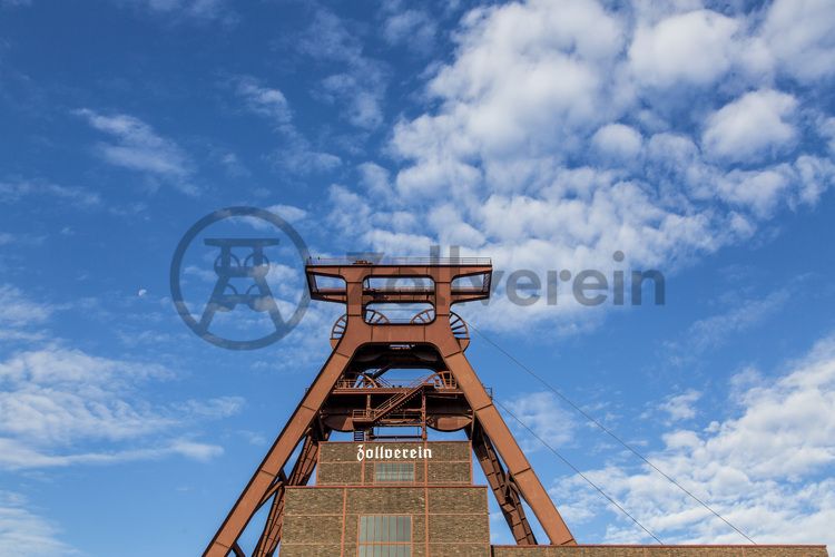 Das 55 Meter hohe Doppelbock-Fördergerüst [A1] ist das Wahrzeichen des UNESCO-Welterbe Zollverein, der Stadt Essen und des gesamten Ruhrgebiets.

Areal A [Schacht XII], Fördergerüst [A1]