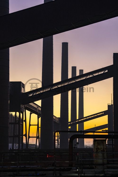 Die Kokerei Zollverein wurde von 1957 bis 1961 errichtet. Nach einer Erweiterung war die Anlage seit 1973 bis zur Stilllegung 1993 die größte Zentralkokerei Europas.