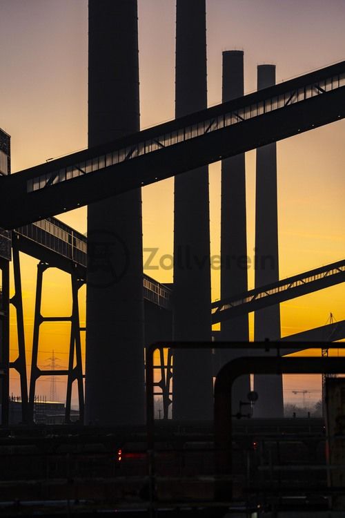 Die Kokerei Zollverein wurde von 1957 bis 1961 errichtet. Nach einer Erweiterung war die Anlage seit 1973 bis zur Stilllegung 1993 die größte Zentralkokerei Europas.